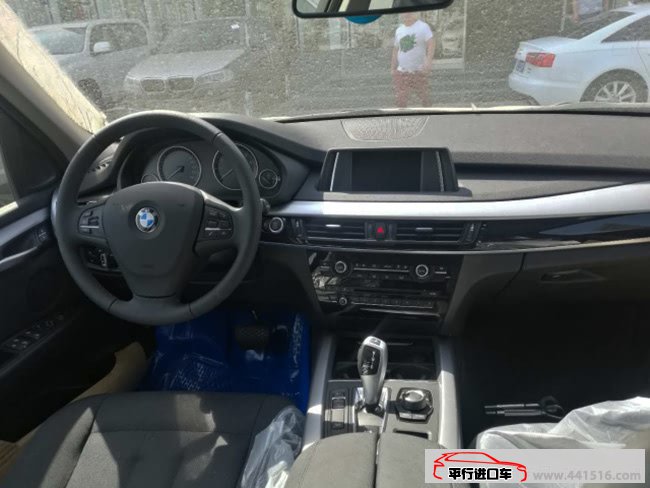 2017款宝马X5中东版公路SUV 全景天窗/18轮现车65.3万购