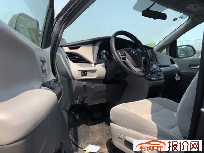 2018款丰田塞纳3.5L两驱版 经典商务车优惠酬宾