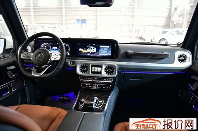 2019款奔驰G550美规版 20轮天窗雷测内饰包现车203万