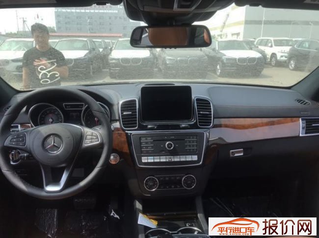 2019款奔驰GLS450美规版3.0T 天津港现车优惠专享
