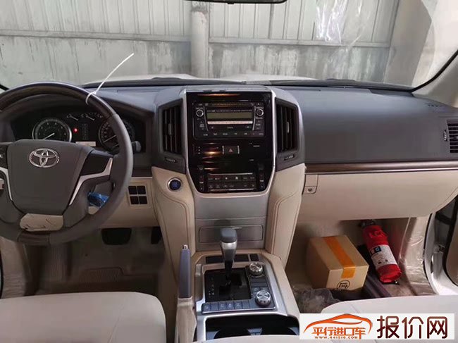 2019款丰田酷路泽4000经典SUV 中东版优惠起航