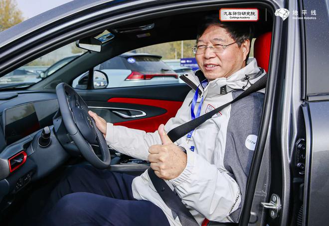 百余款入围 22款晋级决赛 “地平线杯”第二届中国智能汽车年度车型评测圆满完成