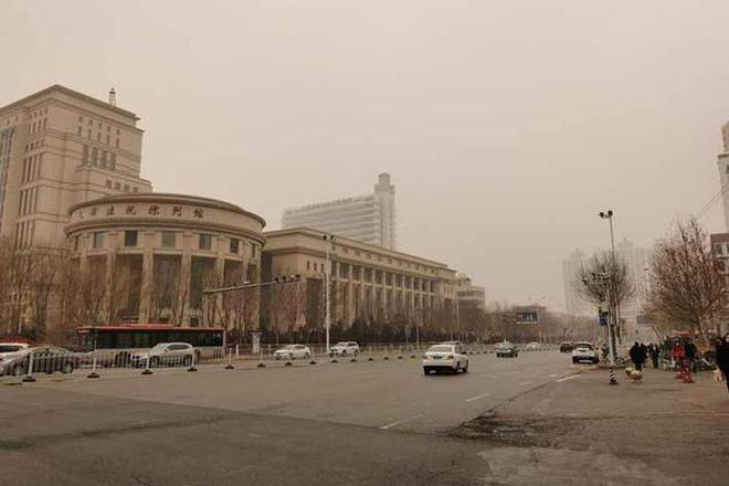 天津发布大雾黄色预警 部分高速采取黄牌货车限行措施