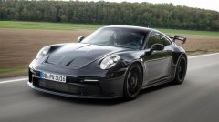第七版高性能保时捷911 GT3曝光，将赛车技术完美融入