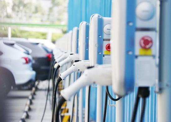 实探新规下的北京充电桩：燃油车仍旧“霸位” 鲜有停车场收取超时占位费