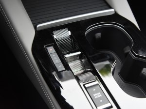 凡尔赛C5 X平价销售14.37万起 可试驾