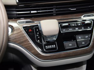 荣威iMAX8 EV平价销售25.98万起 可试驾