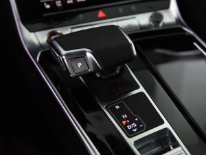 奥迪RS 7售价146.88万起 欢迎试乘试驾