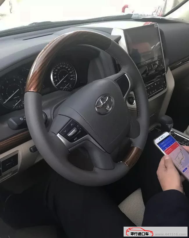 2018款丰田兰德酷路泽4.0L 中东版现车优惠促销