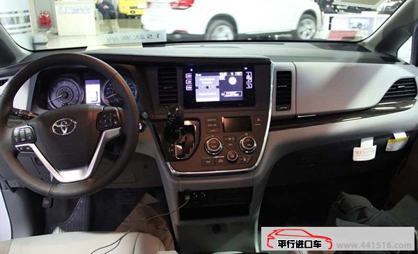 2015款丰田塞纳两驱高配版 豪华MPV自贸区报价