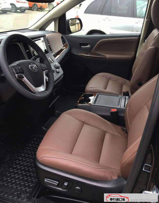 2017款丰田塞纳3.5L两驱版MPV 平行进口车报价43.3万起