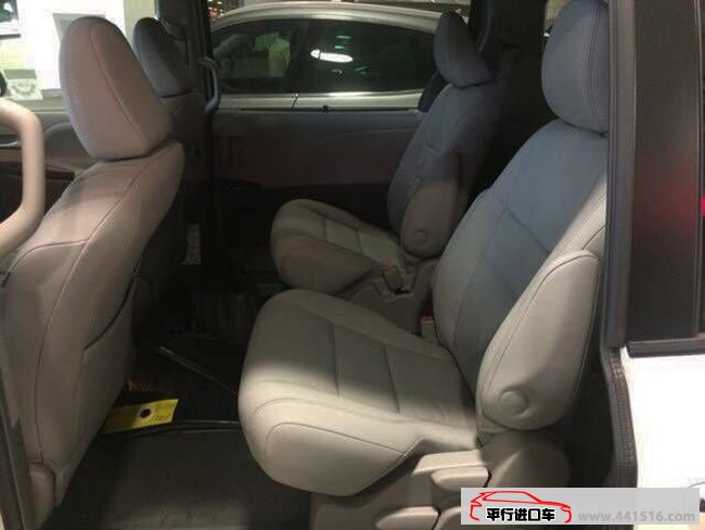 2017款丰田塞纳3.5L商务车 现车优惠来袭七月让利
