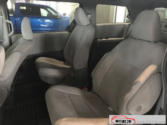 2017款丰田塞纳3.5L商务MPV 平行进口车低价献礼