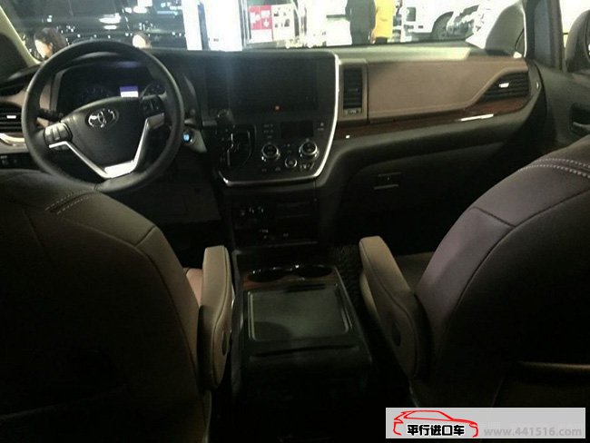 2017款丰田塞纳3.5L四驱顶配版 豪华商务车优惠购