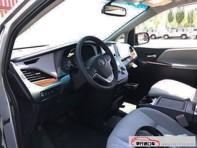 2017款丰田塞纳3.5L两驱版  顶配版现车魅力呈现