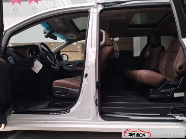 2017款丰田塞纳3.5L四驱顶配版 7座/双天窗现车58.5万