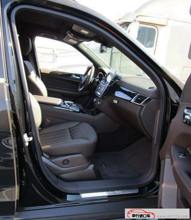 2017款奔驰GLS450美规版报价 全景天窗/P01包现车109万